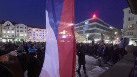 Demonstrace v Ostravě proti Zdeňkovi Ondráčkovi (KSČM) v čele komise pro kontrolu GIBS (5.3.2018)