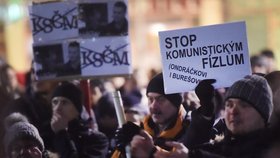 Demonstrace v Ostravě proti Zdeňkovi Ondráčkovi (KSČM) v čele komise pro kontrolu GIBS (5.3.2018)