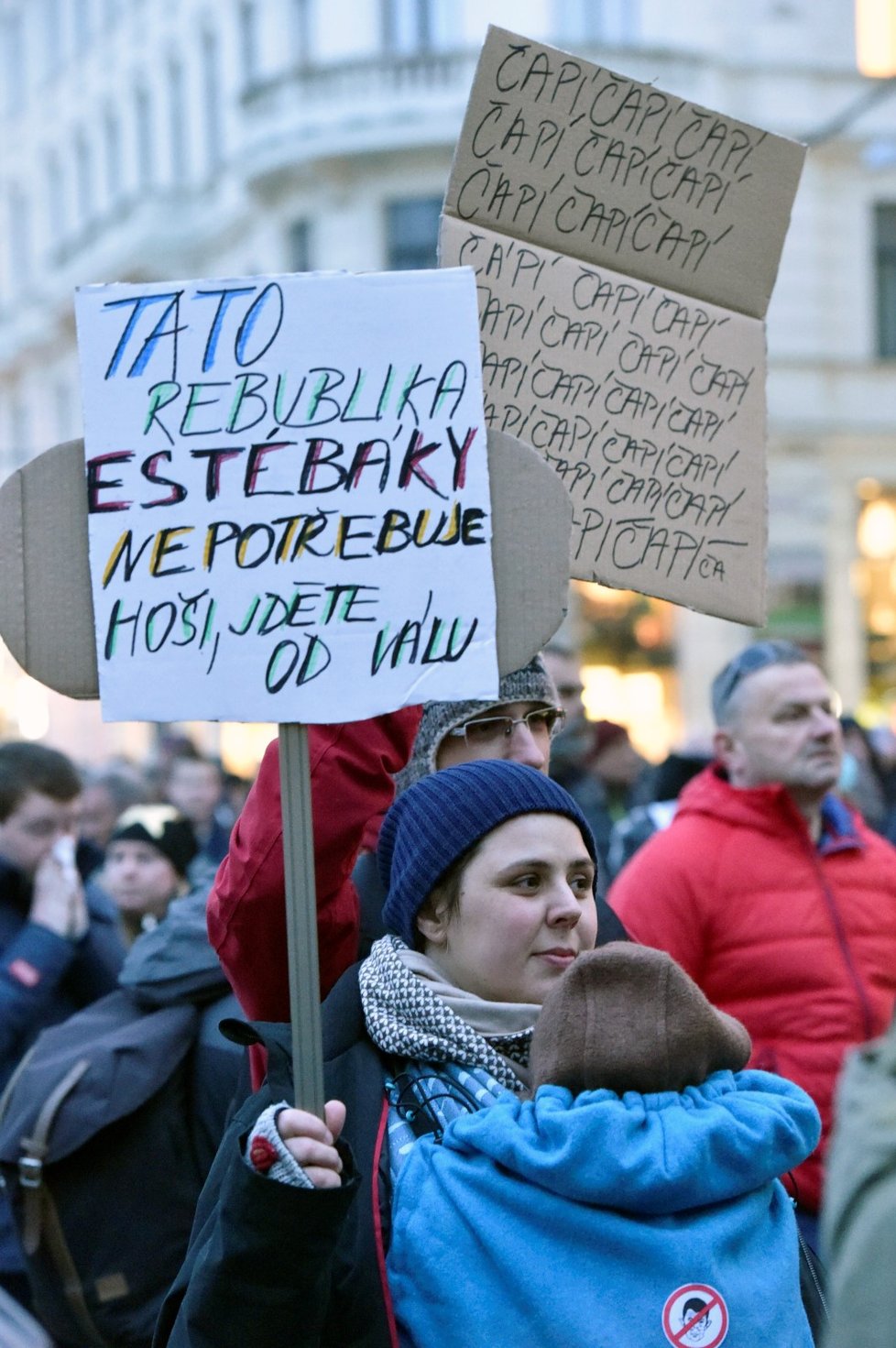 Demonstrace v Brně proti Zdeňkovi Ondráčkovi (KSČM) v čele komise pro kontrolu GIBS (5. 3. 2018)