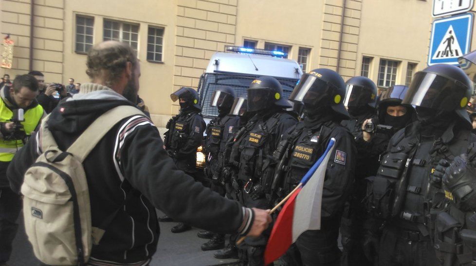 Demonstrace na Václavském náměstí a v Hybernské ulici