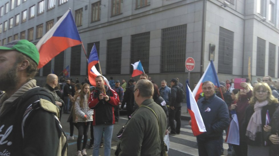 Demonstrace na Václavském náměstí a v Hybernské ulici