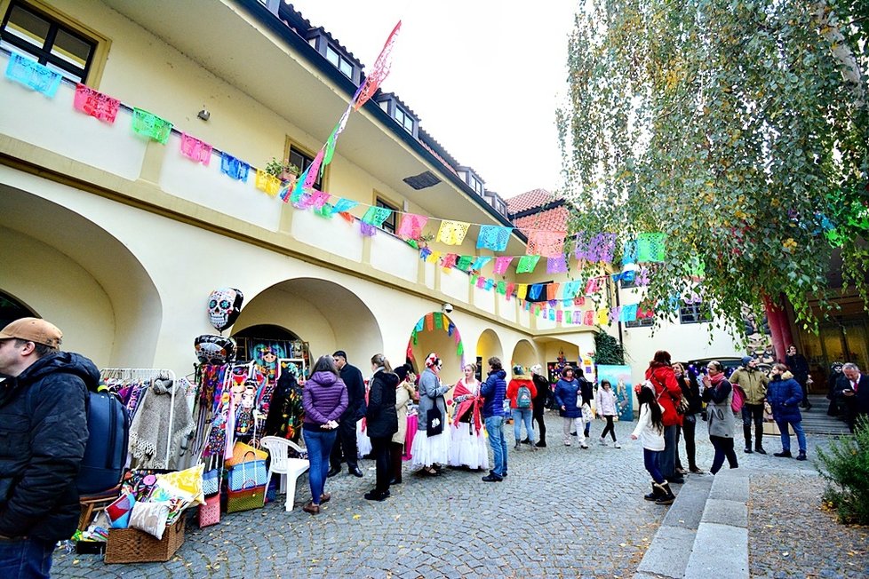 Náprstkovo muzeum slaví až do 2. listopadu Den mrtvých