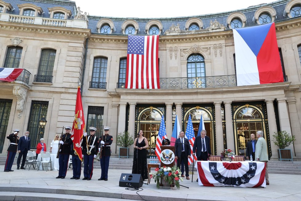 Oslavy 244. výročí Dne nezávislosti USA v Praze (30. 6. 2020)
