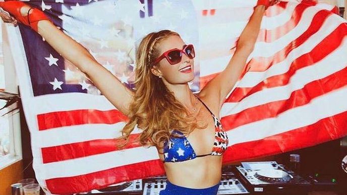 Paris Hilton, dědička známého hotelového impéria.