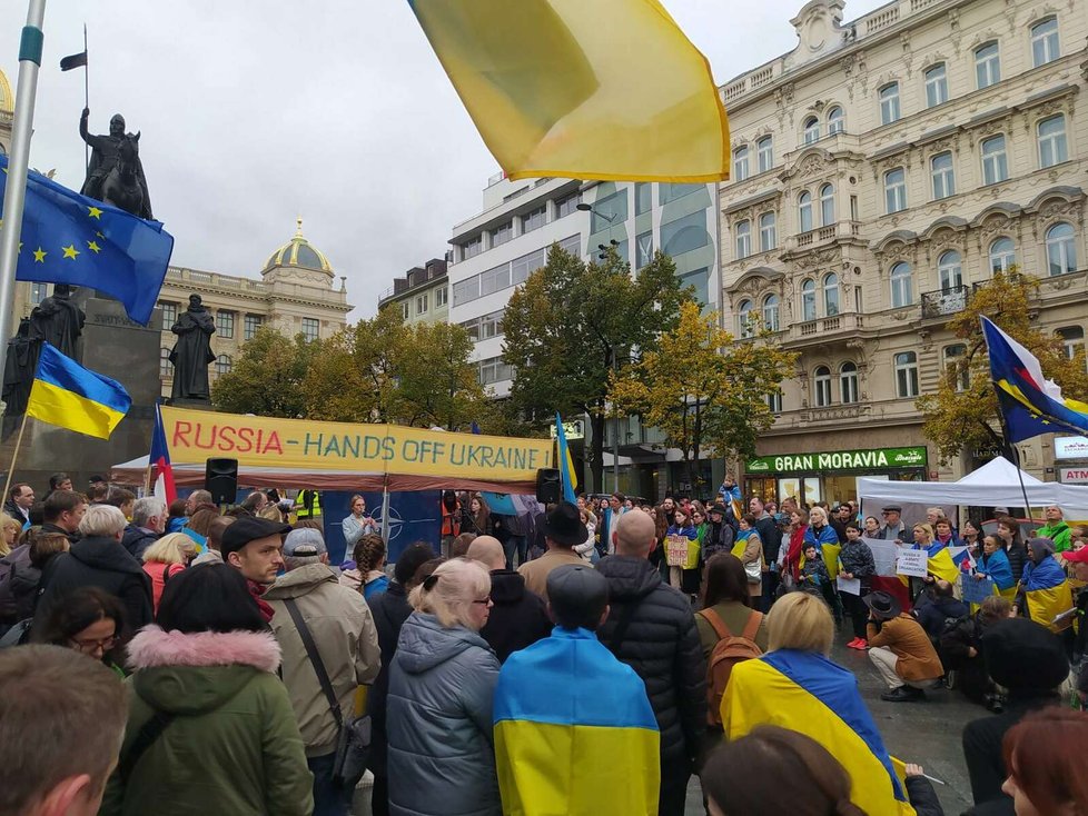 Den obránců Ukrajiny v Praze na Václavském náměstí (15. 10. 2022)