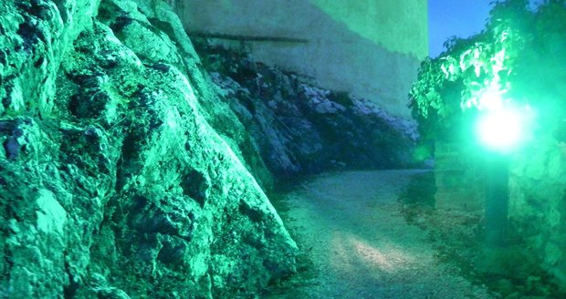 Mikulov se připojil k oslavám patrona Irska svatého Patrika. Na tamní zámek zacílilo celkem 20 světel se speciálními zelenými filtry.