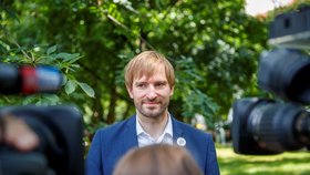 Ministr zdravotnictví Adam Vojtěch (za ANO) na pražském Karlově náměstí během třetího ročníku akce Den zdraví (31. 7. 2021)