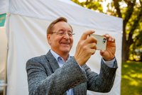 Arenberger pronajímal archiv nemocnici, které šéfuje. Smlouvu už ukončila, hledá nové prostory