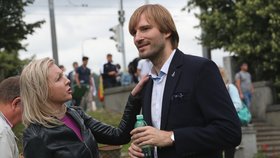 Ministr Adam Vojtěch s partnerkou Olgou na Dni zdraví