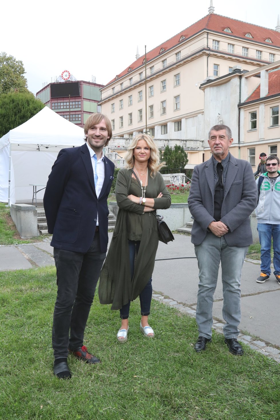 Andrej a Monika Babišovi s ministrem Adamem Vojtěchem na Dni zdraví (23.6.2018)