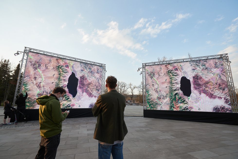 Praha oslaví Den Země vizuální show: Jarní ochutnávka Signal Festivalu vsadí na digitální tapisérii a proměny planety. K vidění bude v areálu holešovického Výstaviště od 22. do 28. dubna.