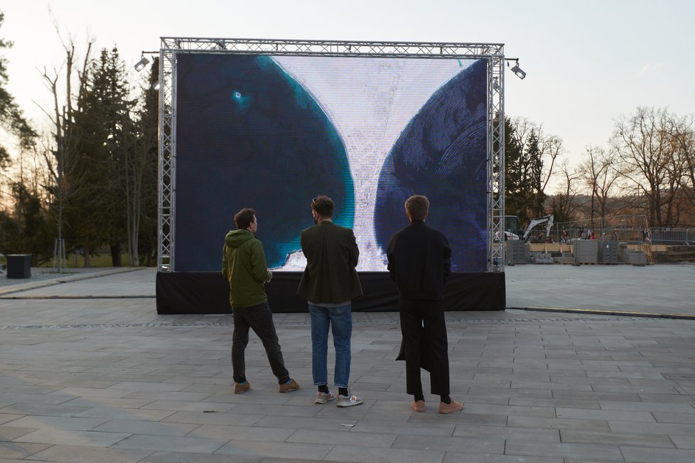 Praha oslaví Den Země vizuální show: Jarní ochutnávka Signal Festivalu vsadí na digitální tapisérii a proměny planety. K vidění bude v areálu holešovického Výstaviště od 22. do 28. dubna.