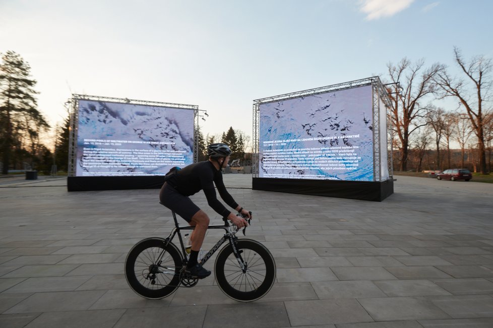 Praha oslaví Den Země vizuální show: Jarní ochutnávka Signal Festivalu vsadí na digitální tapisérii a proměny planety. K vidění bude v areálu holešovického Výstaviště od 22. do 28. dubna.