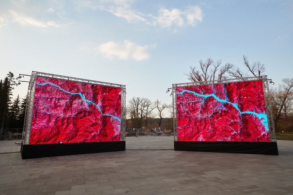 Praha oslaví Den Země vizuální show: Jarní ochutnávka Signal Festivalu vsadí na digitální tapisérii a proměny planety. K vidění bude v areálu holešovického Výstaviště od 22. do 28. dubna.