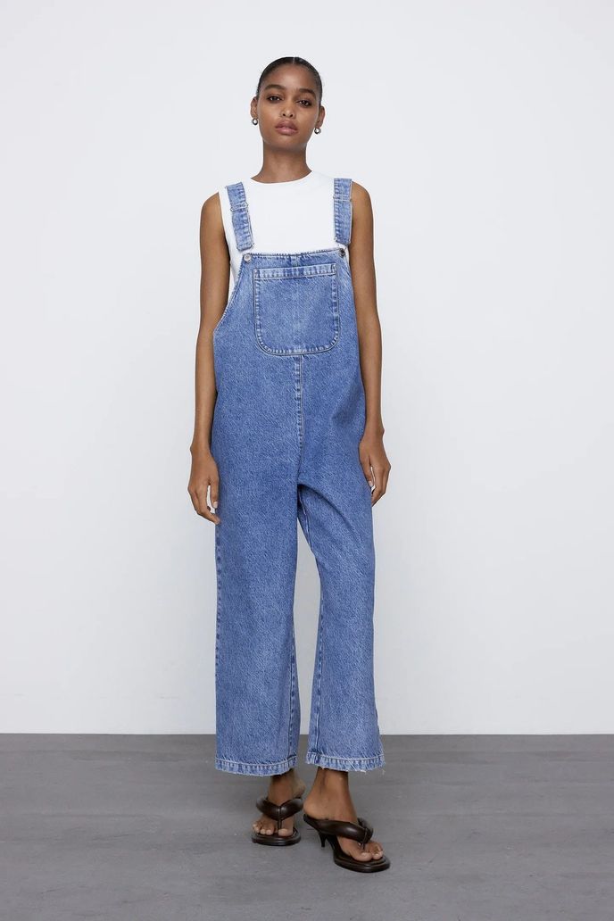 Džíny s laclem, Zara, 1299 Kč, www.zara.com Džíny s laclem, Zara, 1299 Kč, www.zara.com