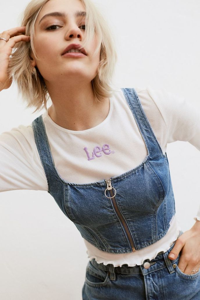 Džínový korzetový top, Lee x HM, 599 Kč, www.hm.com Džínový korzetový top, Lee x HM, 599 Kč, www.hm.com