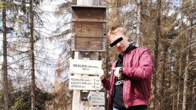 Denis, student ležící v kómatu v nemocnici v Číně