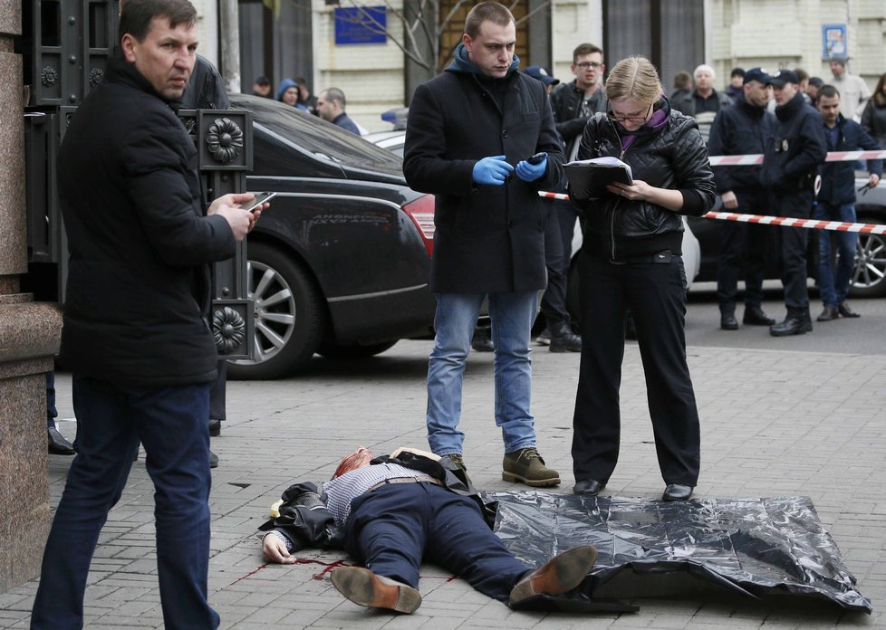 V centru Kyjeva byl zastřelen bývalý ruský poslanec Denis Voroněnkov.