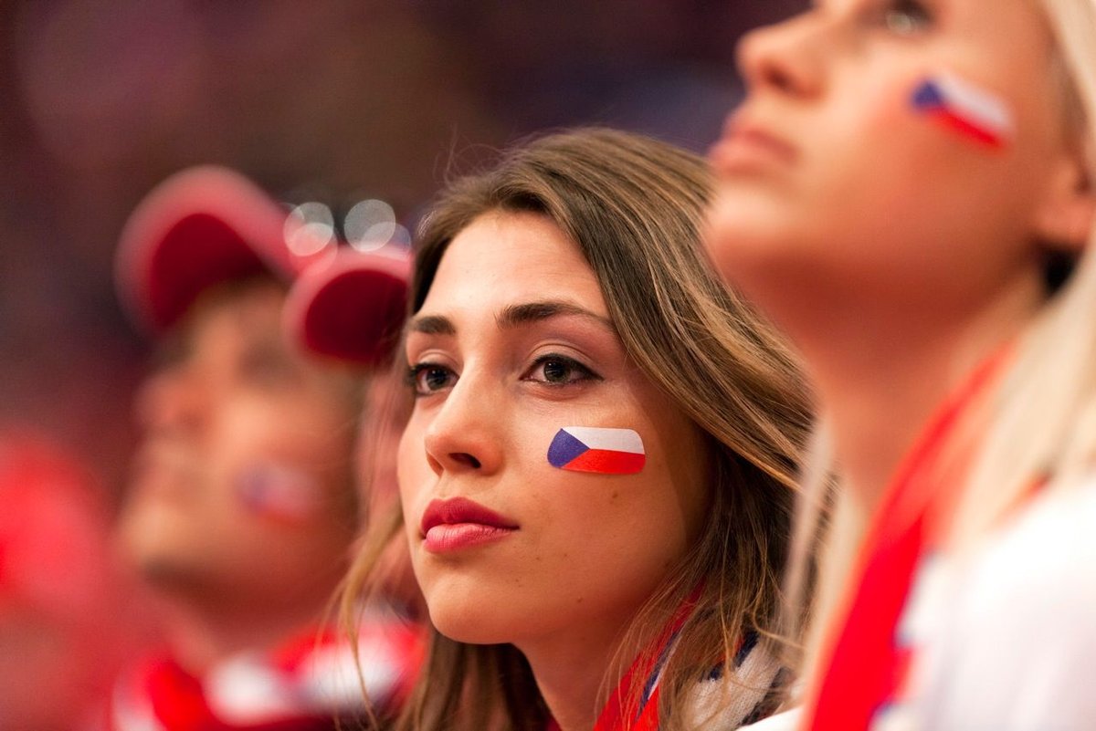 Denisa Domanská v hledišti haly Globen.