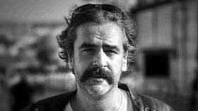 Turecko-německý novinář Deniz Yücel, kterého Turecko zadržovalo z politických důvodů.