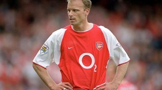 Fotbalista Bergkamp se dočkal sochy před stadionem Arsenalu