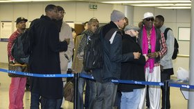 Rodman odletěl i s celou řadou slavných bývalých basketbalistů.