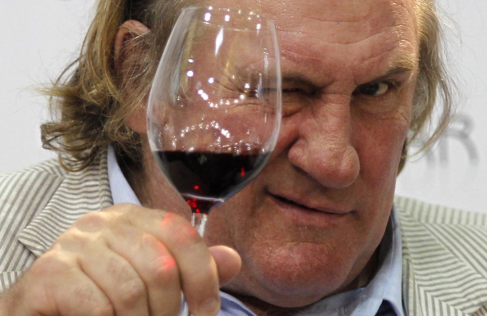 Gérard Depardieu a víno