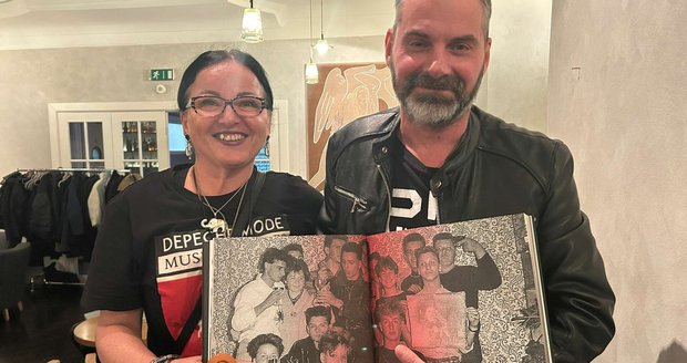 René - fanoušek Depeche Mode z Ostravy s manželkou