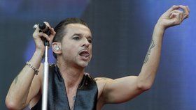 Zpěvák David Gahan z Depeche Mode během pražského koncertu v roce 2013