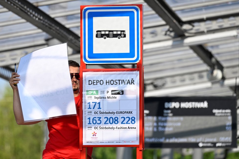 Dopravní podnik slavnostně otevřel novou tramvajovou smyčku Depo Hostivař