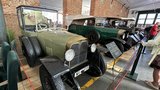 Trolejbusy vystřídaly veterány: Auta, motorky i kola mají dostaveníčko v depu