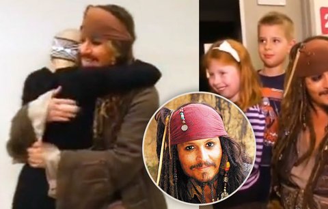 Johny Depp alias Jack Sparrow rozdával radost: V nemocnici rozplakal nemocné děti i lékaře