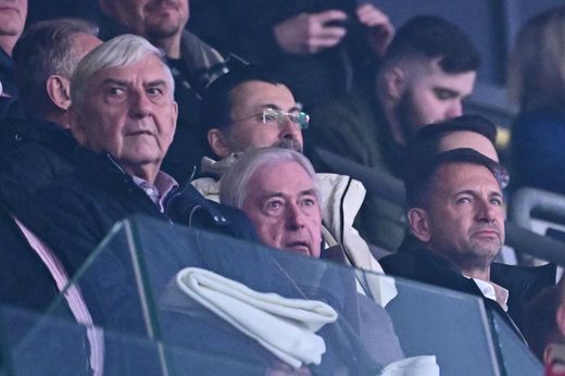 Miroslav Donutil v hledišti jarního derby Miroslav Donutil v hledišti jarního derby