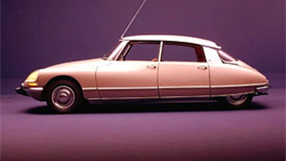 Velcí designéři zvolili nejkrásnějším automobilem všech dob Citroën DS