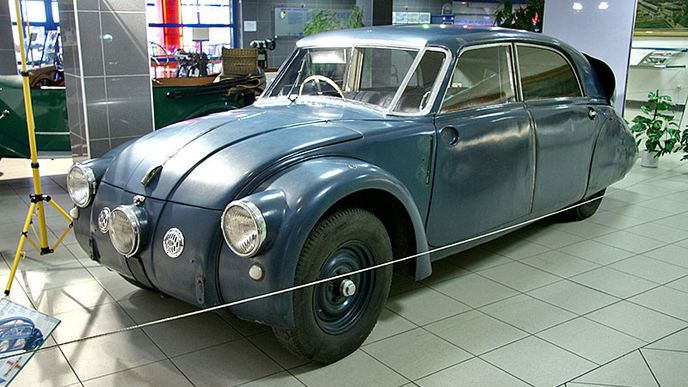 Tatra T77