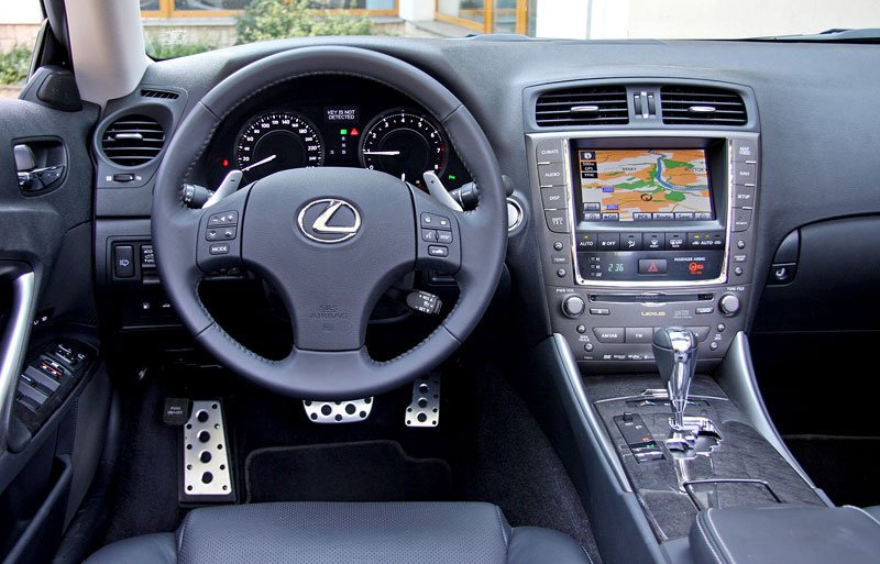 Lexus IS