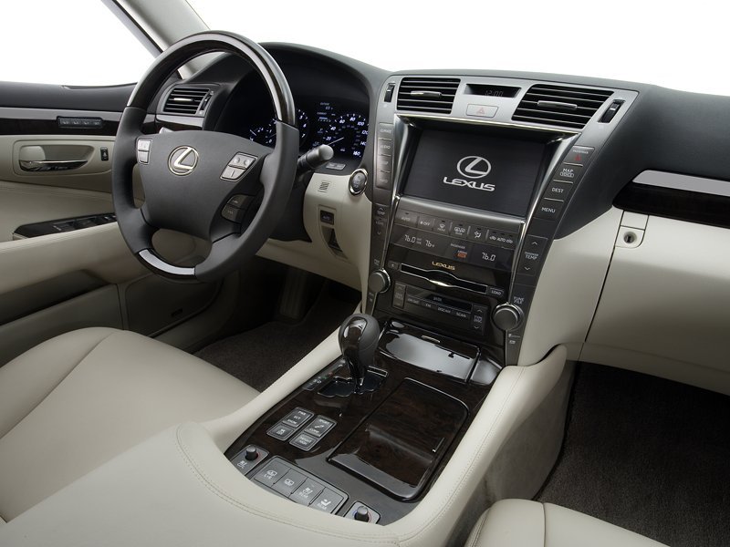 Lexus LS