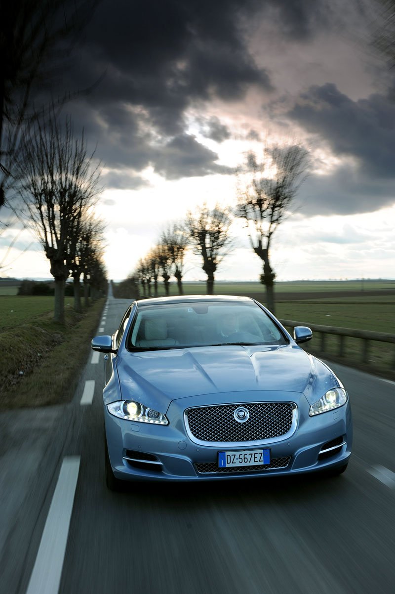 Jaguar XJ