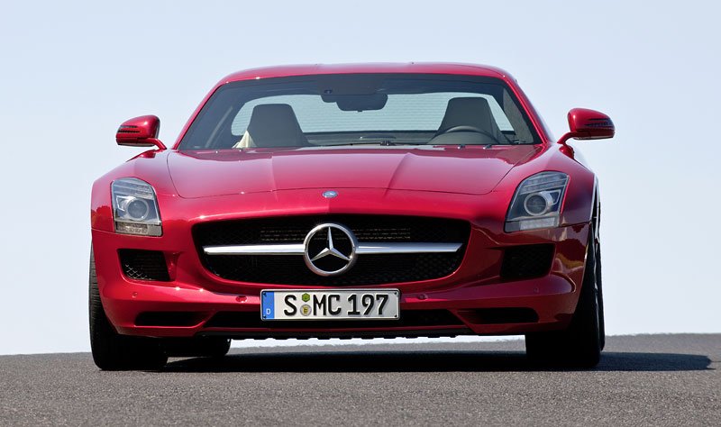 Mercedes-Benz SLS