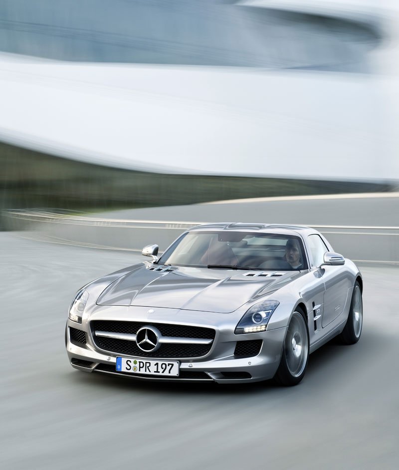 Mercedes-Benz SLS