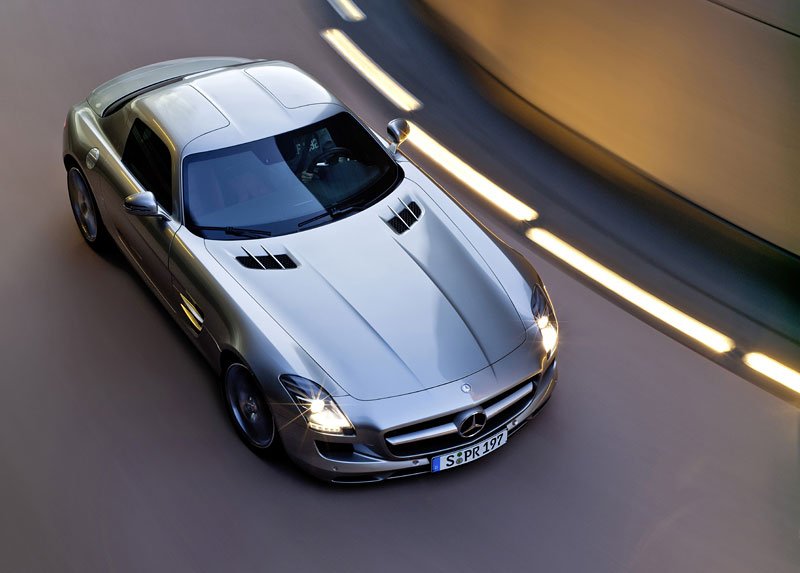 Mercedes-Benz SLS