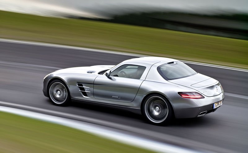 Mercedes-Benz SLS