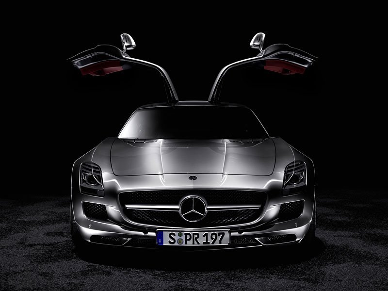 Mercedes-Benz SLS