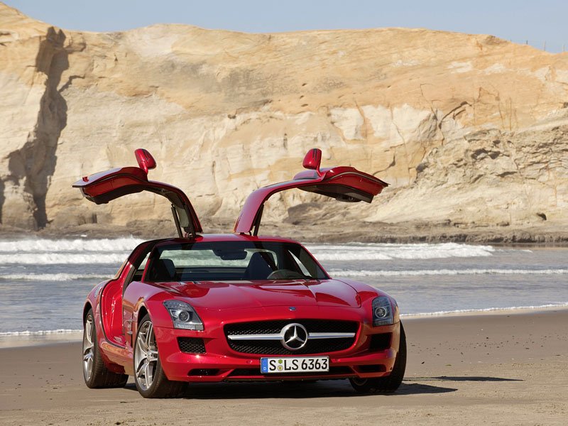 Mercedes-Benz SLS