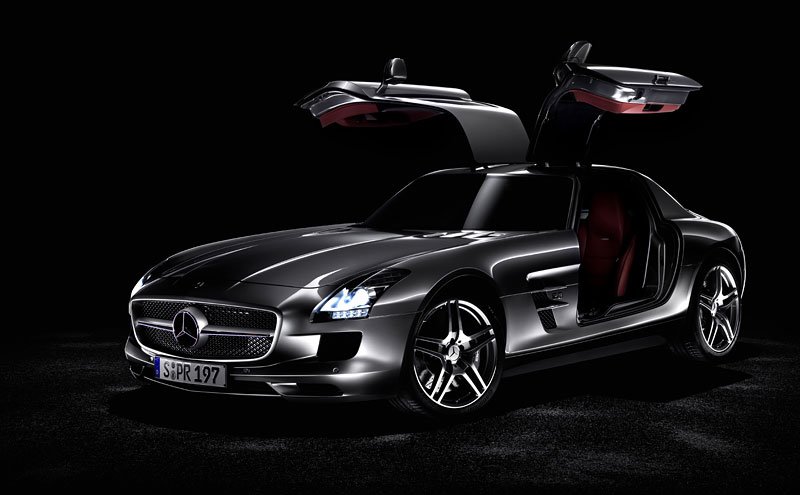 Mercedes-Benz SLS