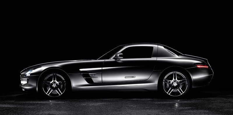 Mercedes-Benz SLS