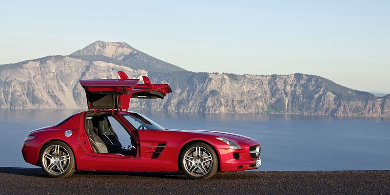 Mercedes-Benz SLS