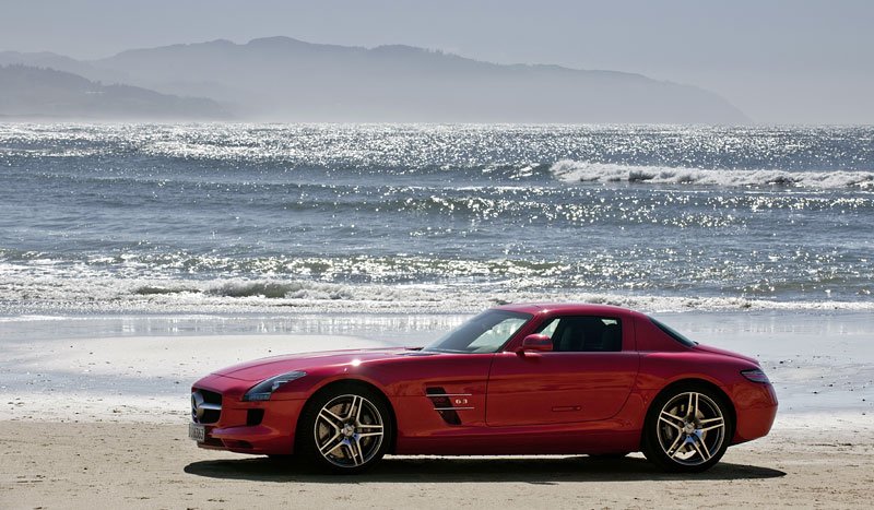 Mercedes-Benz SLS