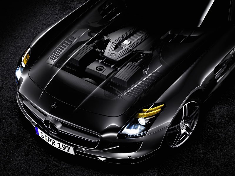 Mercedes-Benz SLS