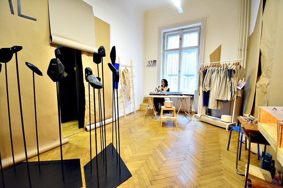 Šestý ročník Prague Design Week představuje tvorbu více než 60 vystavovatelů – designérských studií, šperkařů, módních návrhářů, umělců a studentů vysokých škol.